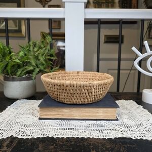 Natural Fiber Hand-Woven Basket - Rustic Rattan Wicker Bowl Decor